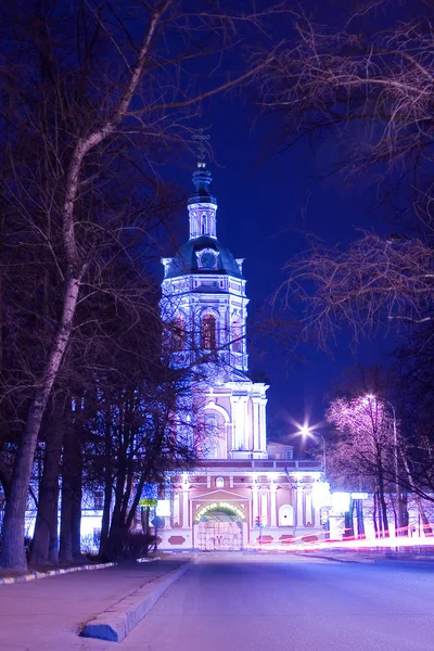 Monasterio de Donskoy a la luz de las luces de la noche . — Foto de Stock