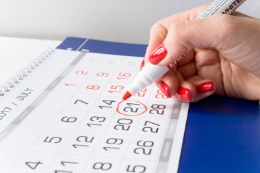 21 Temmuz tarihinde özel bir tarihle takvim.