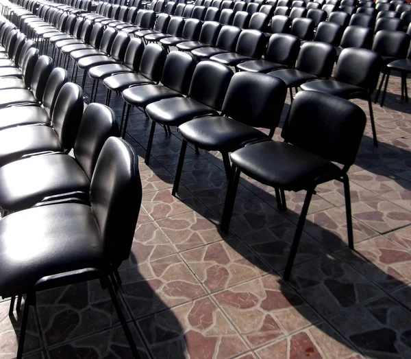 The chairs for spectators are in straight rows. — Stock Photo, Image