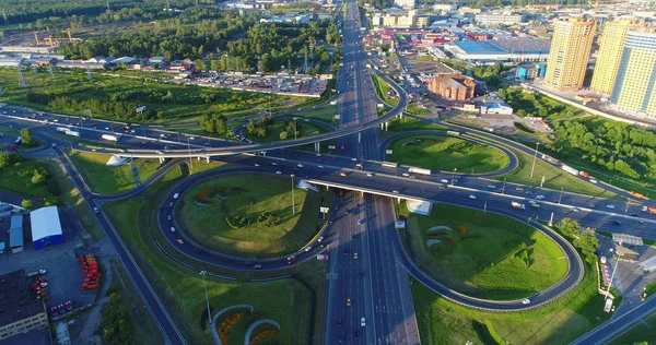 Cruce de la carretera Entusiastas de la carretera y el anillo de Moscú Roa — Foto de Stock