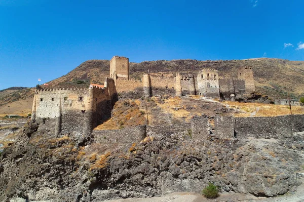 Georgia Khertvisi kalede bir yaz gününde.