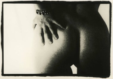 Kadın kalça ve el.