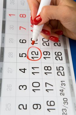 Tarihi Perşembe 12 takvimde işaretlenir.