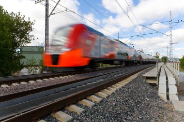 Tren hızla Moskova Merkezi halka seyahat.