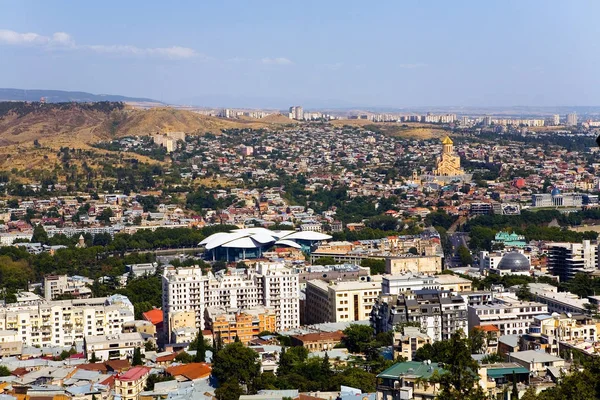 Tiflis şehir bir yükseklikten görünümünü.
