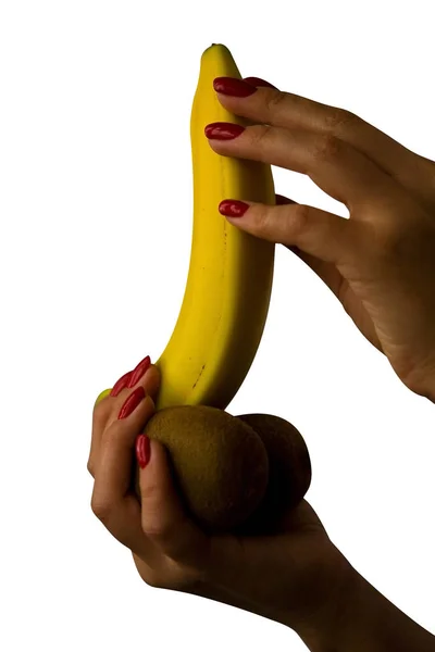 Krásné ženské ruce drží ovoce. — Stock fotografie