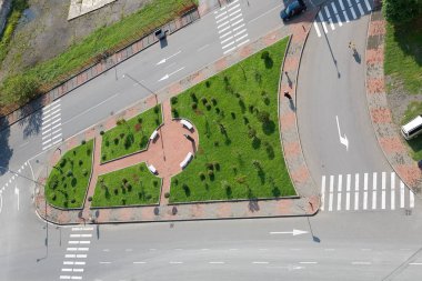 Pirosmani caddenin en baştan görüntülemek.