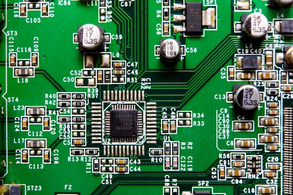 Yeşil elektronik video yakalama kartı yakın çekim.