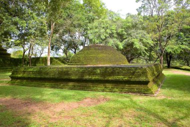 Large dome of an old building in Polonnaruwa.