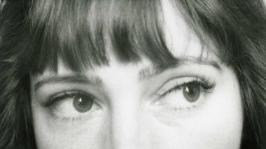 Retro tarzında güzel kadın gözleri. Yakın plan..