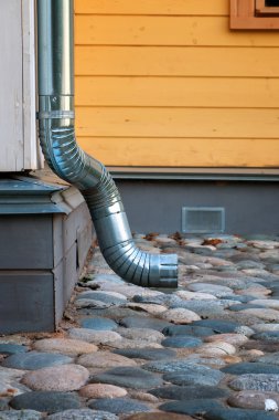 Çatıya pis su borusu