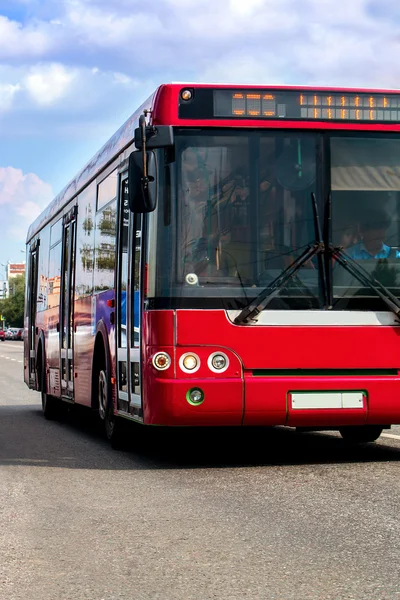 Rode personenvervoer bus Stockafbeelding