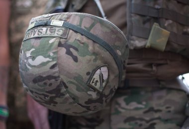 Herson, Ukrayna 11 Temmuz, 2016: Ukrayna Uluslararası askeri tatbikatlar sırasında düzgün ve taktik kask giyen Gürcü ordusu asker