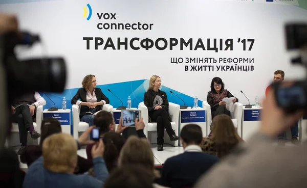 Κίεβο, Ουκρανία Marth 10 2017: Υπουργός της υγείας της Ουκρανίας Ulana Suprun μιλάει με τους δημοσιογράφους — Φωτογραφία Αρχείου