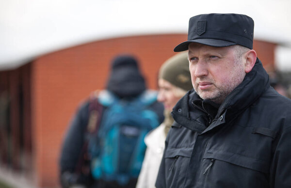 КИЕВ, УКРАИНА МАРТ 18, 2016: Секретарь СНБО Александр Турчинов на базе Национальной гвардии
