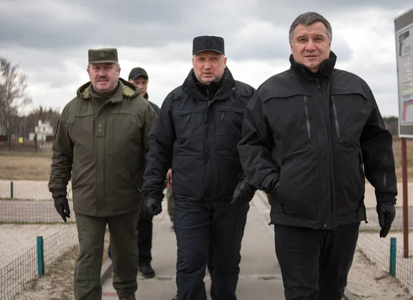 Κίεβο, Ουκρανία Marth 18, 2016: Snbo Γραμματέας Oleksandr Turchynov σε μια βάση της εθνικής φρουράς — Φωτογραφία Αρχείου