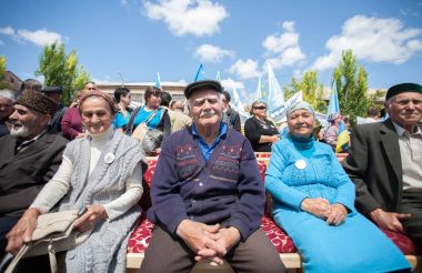 Chonhar, Ukrayna 20 Ağustos 2016: Kırım Tatarları insanlar toplanan ralli Kırım sınırı yakınında