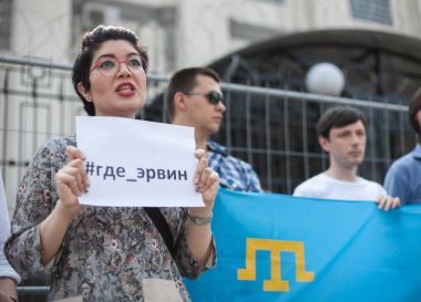 Kiev, Ukrayna 27 Temmuz, 2016: Ukrayna aktivistler Rusya Federasyonu Büyükelçiliği altında toplanan ralli