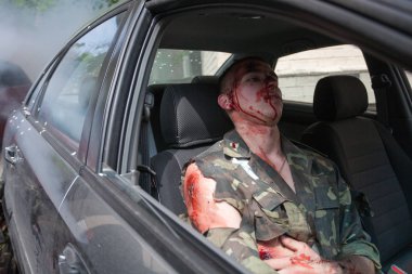 Kiev, Ukrayna April12, 2016: Askeri doktorlar eğitim kurtarma görevi Kiev hastanede katılmak