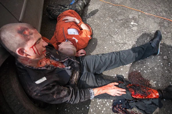 Kiev, Ukrayna April12, 2016: Askeri doktorlar eğitim kurtarma görevi Kiev hastanede katılmak