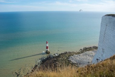 Beachy Head deniz feneri, yaz akşam yedi kız kardeş Country Park, İngiltere.
