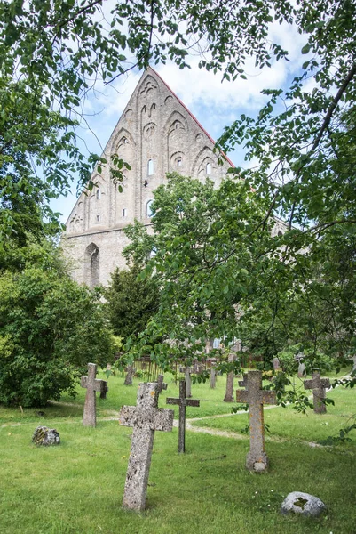 Gravar på gamla kyrkogården i St. Brigitta kloster i Pirita region, Tallinn, Estland. — Stockfoto