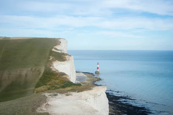 Seven Sisters country park and Beachy Head lighthouse — Stock Photo, Image