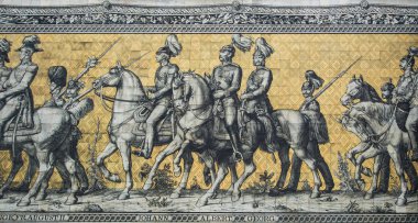 Dresden, Almanya - 3 Ağustos 2016: Princes alayı, Saksonya, Dresden, Sakson İsviçre, Almanya hükümdarları takılı bir alay bir duvar parçası.