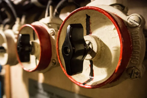 KALININGRAD, RUSSIA - JUNE 12 2017: Close-up view of valves, a machinery engineering interior space of a submarine B-413 (NATOs Foxtrot), a museum vessel. — Stock Photo, Image