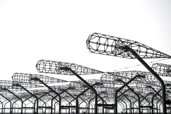 Metall Nahaufnahme Details der verlassenen Duga Radar (russischer Specht) in Tschernobyl Ausschlusszone von hoher Radioaktivität, Pripjat, Ukraine. Kopierraum für Text. — Stockfoto