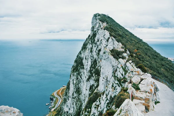 Vista aérea de la cima de la Roca de Gibraltar, Reserva Natural de la Roca Superior — Foto de Stock