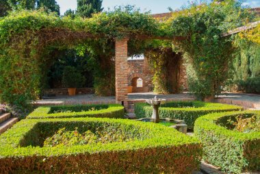 Malaga, İspanya - 16 Şubat 2014: Eski taş br bir avlu