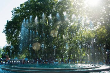 Budapeşte, Macaristan - 04 Ağustos 2017: Dans çeşme Haritayı TH