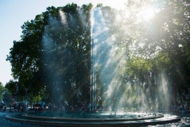 Budapeşte, Macaristan - 04 Ağustos 2017: Dans çeşme Haritayı TH