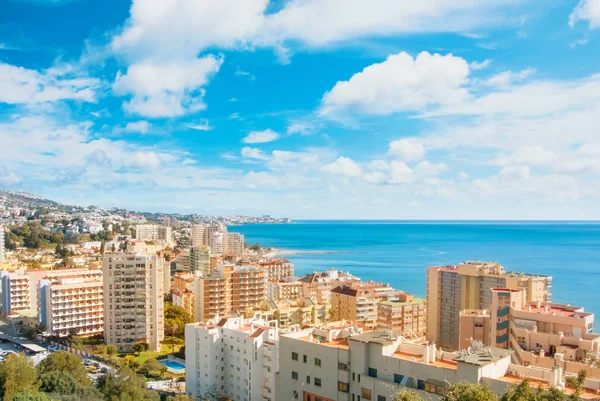 Vista panorâmica para a cidade de Fuengirola e arredores — Fotografia de Stock