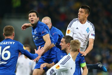 Antolin Alcaraz ve Yevhen, Uefa Avrupa Ligi yuvarlak 16 ikinci bacak maç Dinamo ve Everton arasında havada asılı Khacheridi