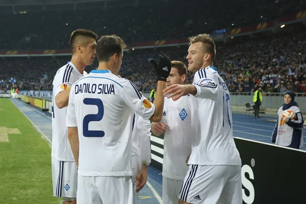 Dynamo Kyiv players celebrating scored goal in UEFA Europa League Round of 16 second leg match between Dynamo and Everton — Stock Photo, Image