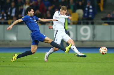 Antolin Alcaraz engelleyiniz Uefa Avrupa Ligi yuvarlak 16 ikinci bacak maç Dinamo ve Everton arasında çalışırken Lukasz Teodorczyk topa vuruyor
