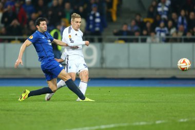 Antolin Alcaraz engelleyiniz Uefa Avrupa Ligi yuvarlak 16 ikinci bacak maç Dinamo ve Everton arasında çalışırken Lukasz Teodorczyk topa vuruyor