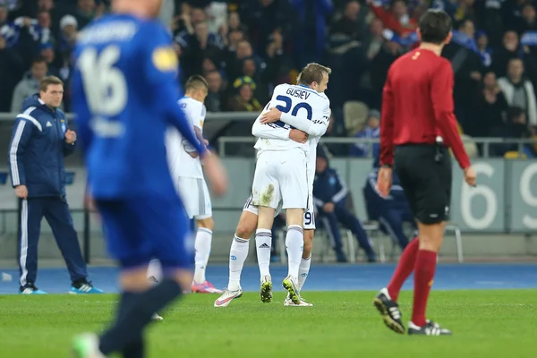 Oleh Gusev e Lukasz Teodorczyk celebrano il gol segnato, UEFA Europa League Round di 16 seconda partita di tappa tra Dynamo ed Everton — Foto Stock