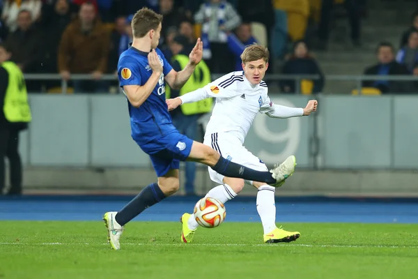 Vladyslav Kalitvintsev makes a pass, UEFA Europa League Round of 16 second leg match between Dynamo and Everton — Stock Photo, Image