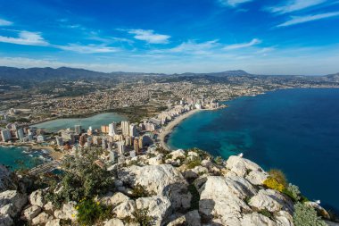 Calp ve Tuz Gölü Les Salines İspanya sahilinde üzerinde Penon de Ifach arıyor