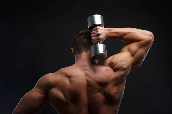 Die Rückenansicht des Oberkörpers eines attraktiven männlichen Bodybuilders — Stockfoto