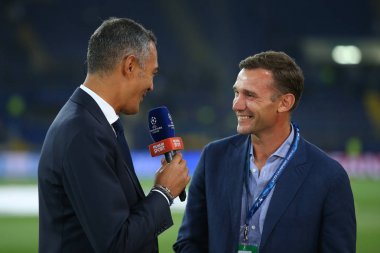 Kharkiv, Ukrayna - 13 Eylül, 2017: Andriy Şevçenko gülümsüyor veren sigorta primi spor Hd canale için röportaj. Mediaset Premium televizyon kanalı. Şampiyonlar Ligi. Shakhtar - Napoli. Metalist Stadyumu