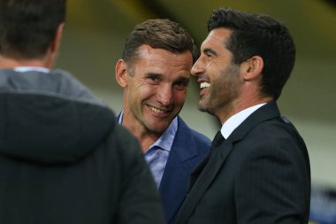 Kharkiv, Ukrayna - 13 Eylül, 2017: Andriy Şevçenko gülümsüyor ve kamera görünüyor Ukrayna Milli takım baş antrenörü. Şampiyonlar Ligi. Shakhtar - Napoli. Metalist Stadyumu
