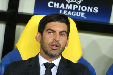 Kharkiv, Ukrayna - 13 Eylül, 2017: Shakhtar Donetsk koçu Paulo Fonseca yakın çekim portre. Şampiyonlar Ligi. Shakhtar - Napoli. Metalist Stadyumu