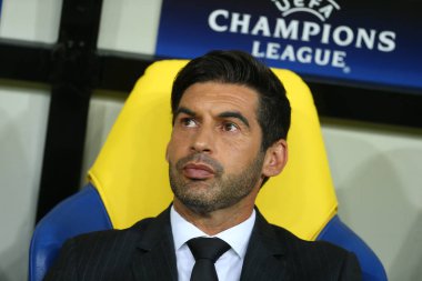 Kharkiv, Ukrayna - 13 Eylül, 2017: Shakhtar Donetsk koçu Paulo Fonseca yakın çekim portre. Şampiyonlar Ligi. Shakhtar - Napoli. Metalist Stadyumu