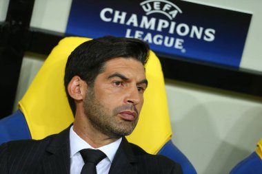 Kharkiv, Ukrayna - 13 Eylül, 2017: Shakhtar Donetsk koçu Paulo Fonseca yakın çekim portre. Şampiyonlar Ligi. Shakhtar - Napoli. Metalist Stadyumu