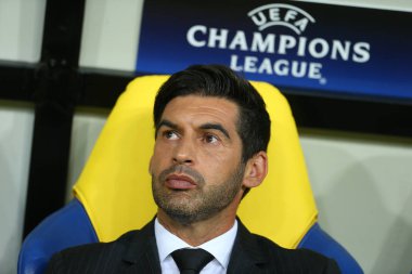Kharkiv, Ukrayna - 13 Eylül, 2017: Shakhtar Donetsk koçu Paulo Fonseca yakın çekim portre. Şampiyonlar Ligi. Shakhtar - Napoli. Metalist Stadyumu