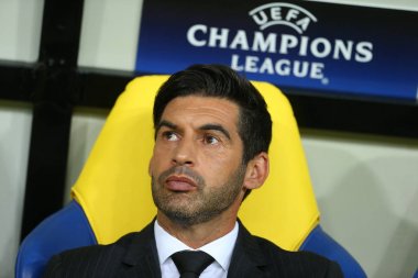 Kharkiv, Ukrayna - 13 Eylül, 2017: Shakhtar Donetsk koçu Paulo Fonseca yakın çekim portre. Şampiyonlar Ligi. Shakhtar - Napoli. Metalist Stadyumu